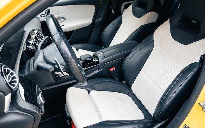 Mercedes-Benz Klasa A cena 179000 przebieg: 57192, rok produkcji 2019 z Poznań małe 742